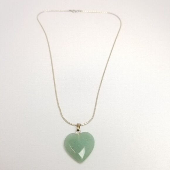 Vintage Sterling Silver Snake Chain with Green Heart Shape Stone Pendant, Estate - Picture 2 of 9